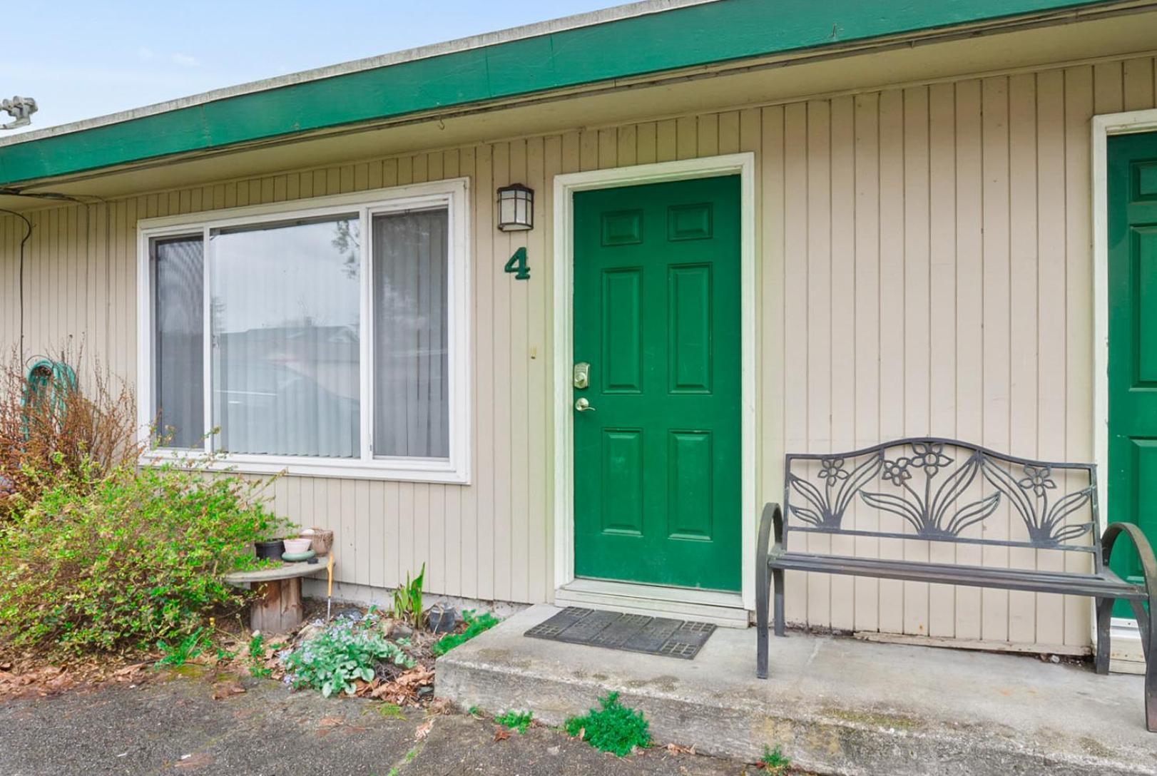 Quiet 1 Bed #4 - In Town Great, Location Apartment